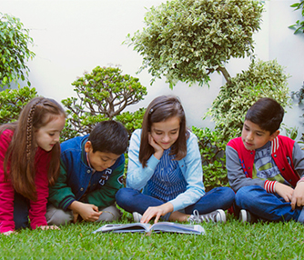Idiomas Católica renueva materiales PUCP
