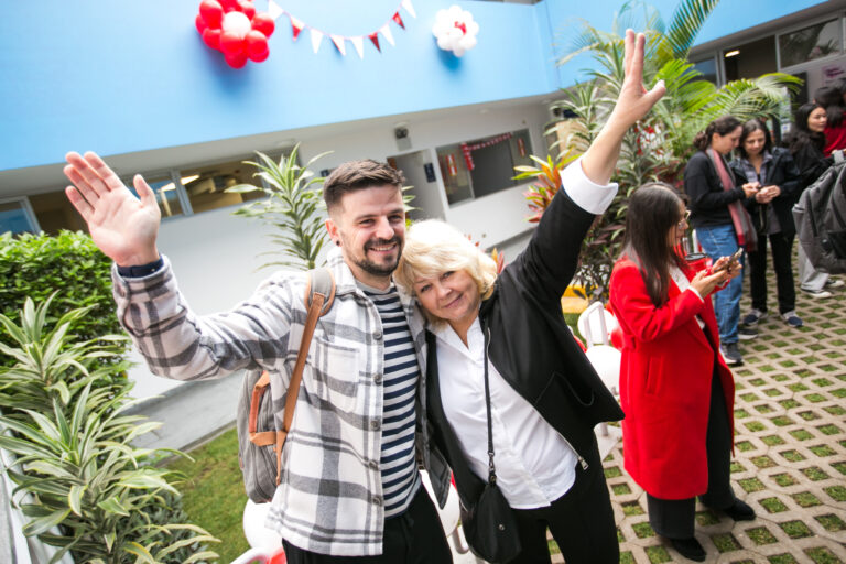 Vivir español celebración Fiestas Idiomas PUCP