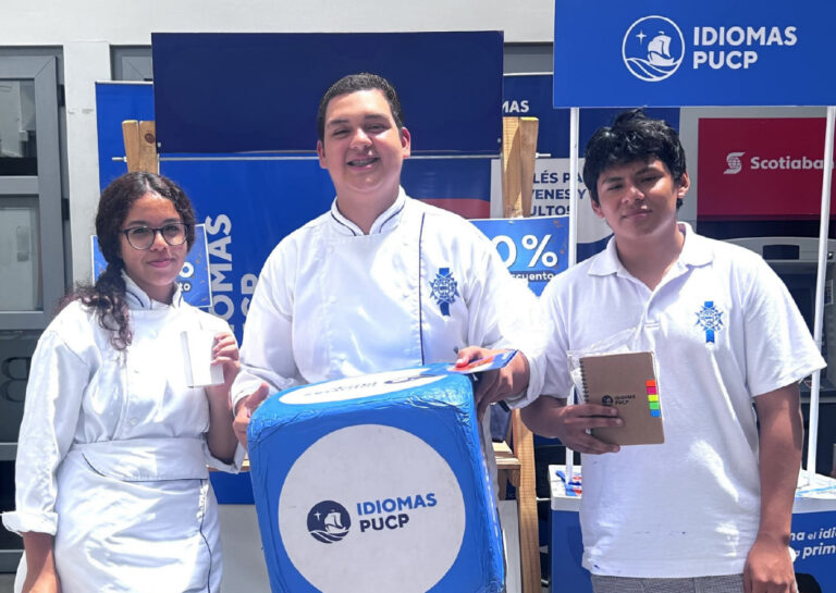 Idiomas PUCP participa primera